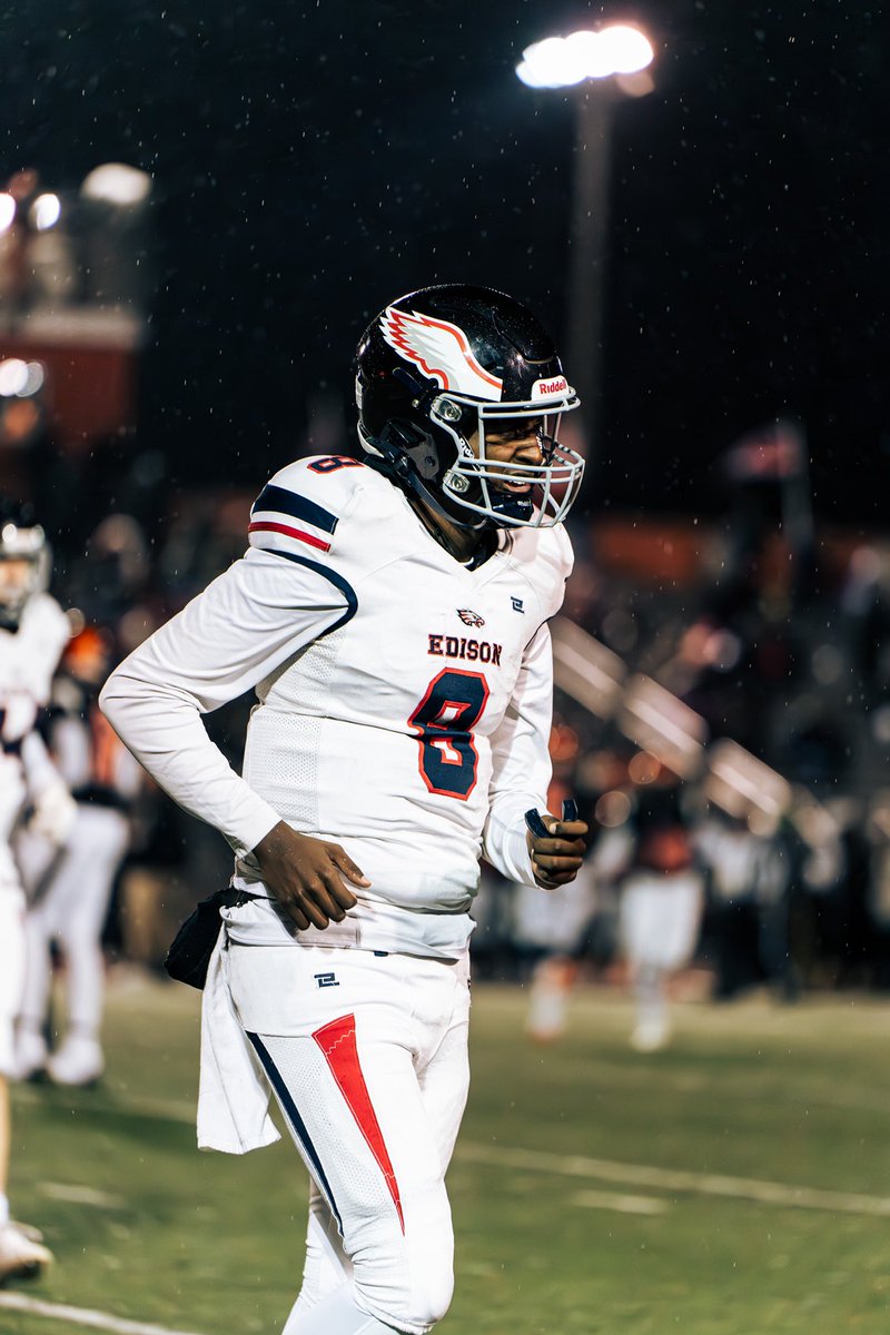 Dual threat QB still looking for a home !!
#classof2025 <a href="/EHS_FB/">Edison HS Football</a>