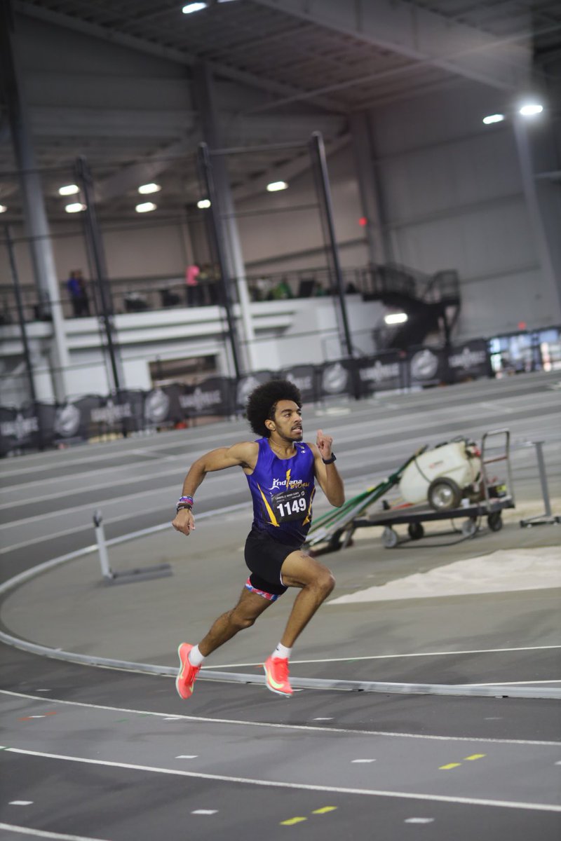 Good season opener at the Louisville Indoor Games with a four second indoor PR in the 400.