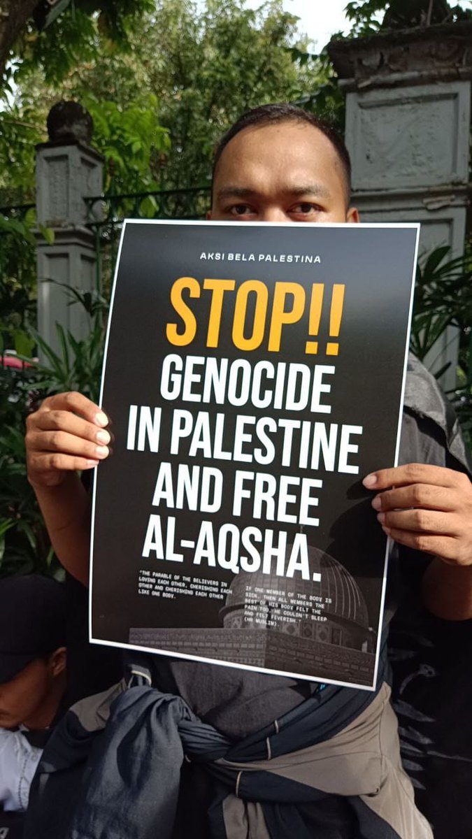 FGhurobaa's tweet photo. STOP!!! GENOCIDE IN PALESTINE AND FREE AL-AQSHA.🔥🔥🔥

#AynalMuslimun #WeNeedKhilafah #SaveP4lest1ne @AynalMuslimun https://t.co/wchdAKkmxM