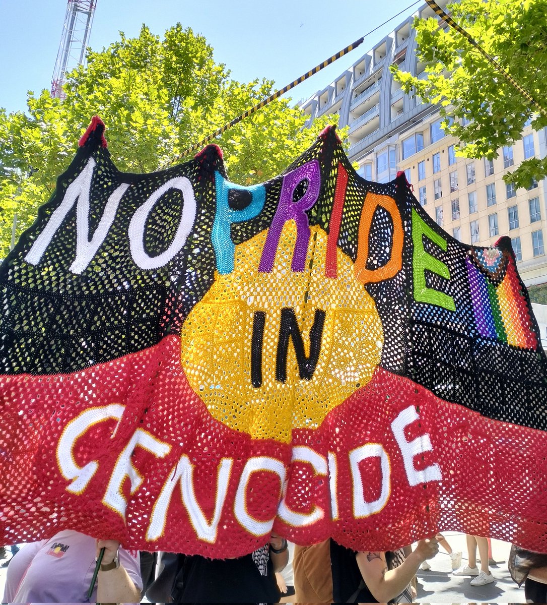 pinkyposts's tweet photo. NO PRIDE IN GENOCIDE - crocheted!
invasion day protest in Naarm, land of the Kulin Nation #InvasionDay https://t.co/LFAkCkcZ1t