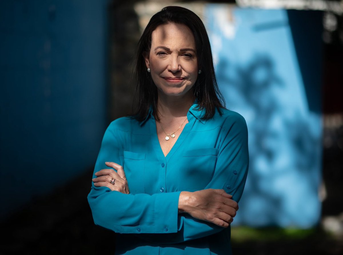 Quiero hacer un sondeo de cuántas personas seguimos apoyando a María Corina Machado, la 'dama de hierro' 

Háganmelo saber: