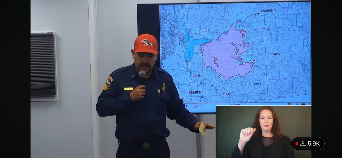 4DaM3m3z's tweet image. Why in the actual fuck is CA Fire @CAL_FIRE prioritizing keeping the fire out of Mexico?
This dude starts explaining the process of containment by saying first we focused our resources on preventing the fire from spreading south 🇲🇽 wtaf!?
#BorderFire2 
youtube.com/live/aSrC8Be3W…