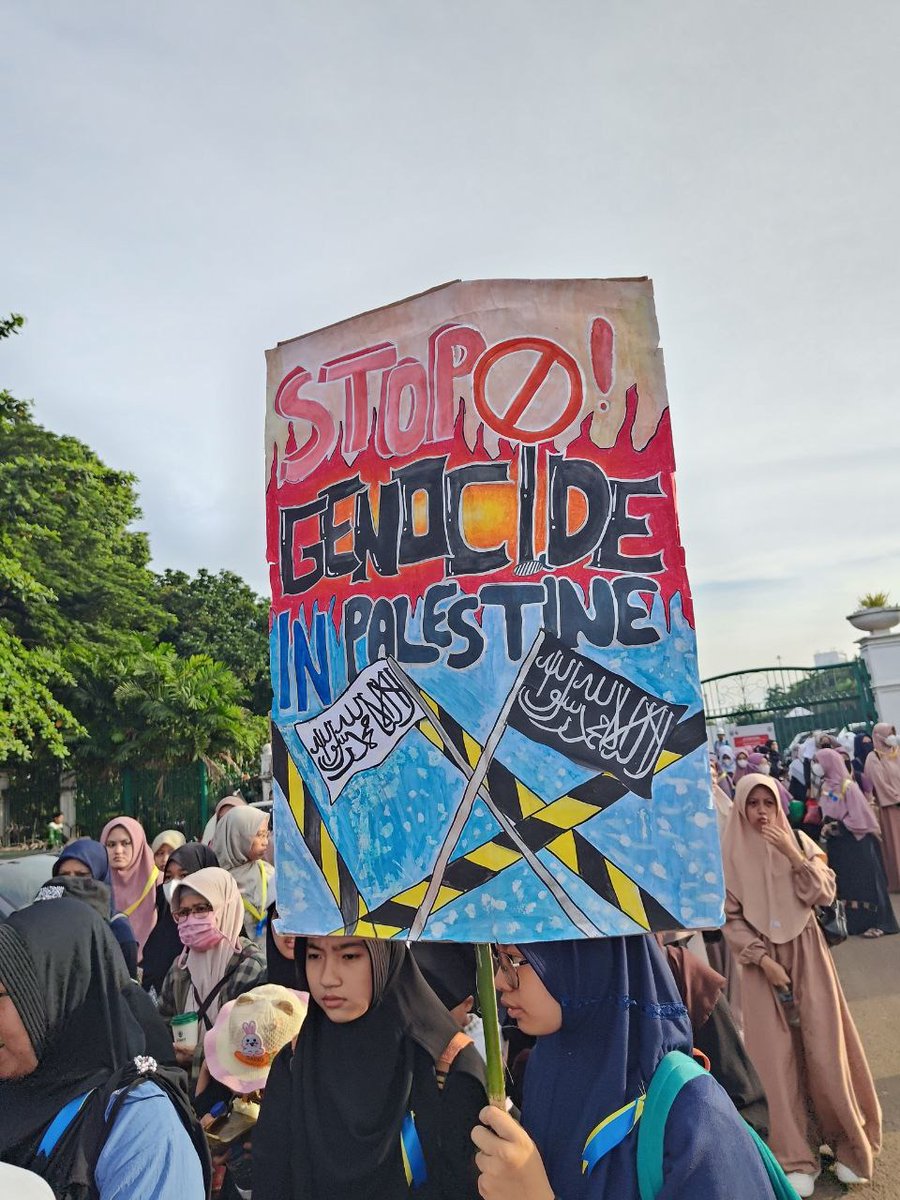 FGhurobaa's tweet photo. Stop Genocide..
Bahwa sesungguhnya kemerdekaan itu adalah hak seluruh umat manusia.

#AynalMuslimun #WeNeedKhilafah #SaveP4lest1ne https://t.co/aBaRhxseAw