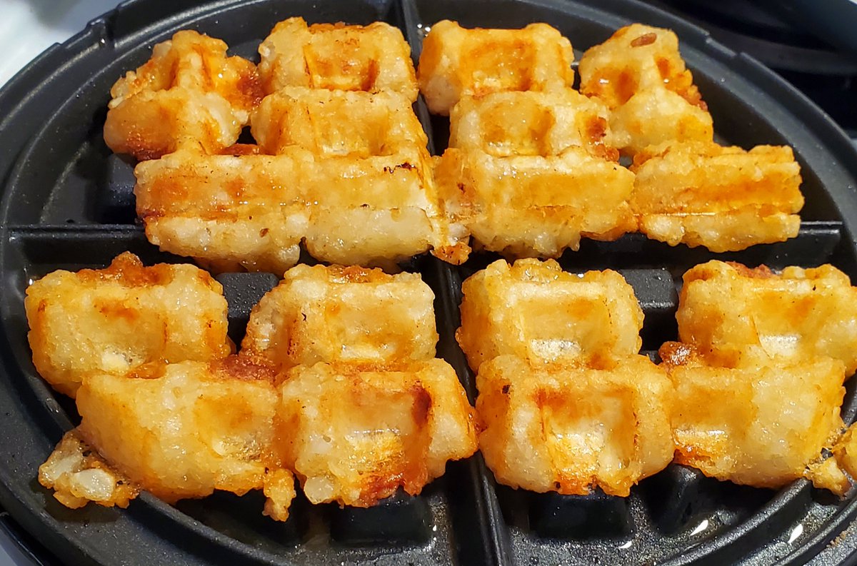 ToddGBaker's tweet photo. Waffel Tater Tots. #chefbaker ๐คช https://t.co/XyCyL0yUey