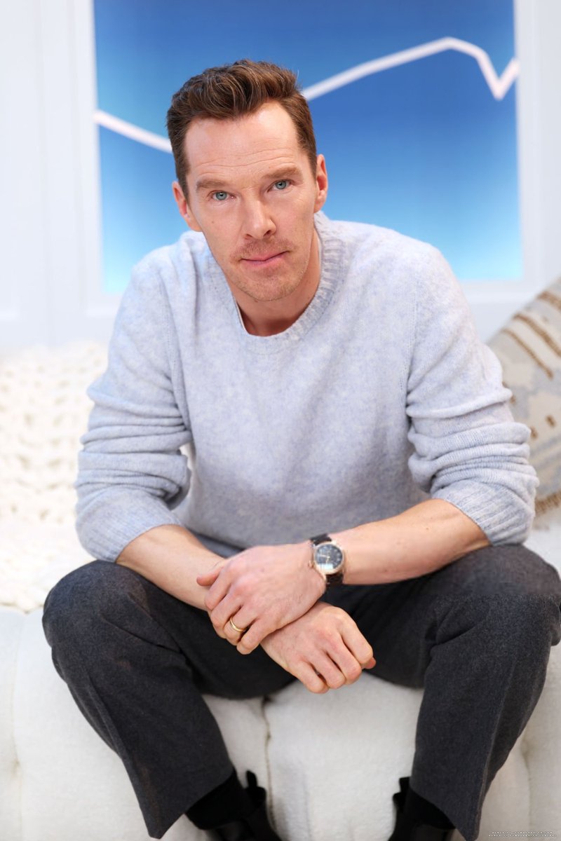 cumberbatchcom's tweet photo. [GALLERY UPDATE] Benedict Cumberbatch and director Dylan Southern visiting the IMDb Portrait Studio at Sundance

https://t.co/q7FGoAHAZD https://t.co/XCBXbv6F1K