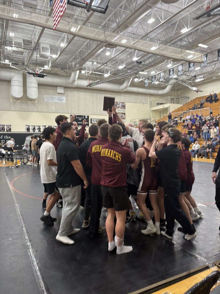 Papillion La Vista wins 1st place at the Floyd Colon Wrestling Classic going 5-0!!🥇🔥