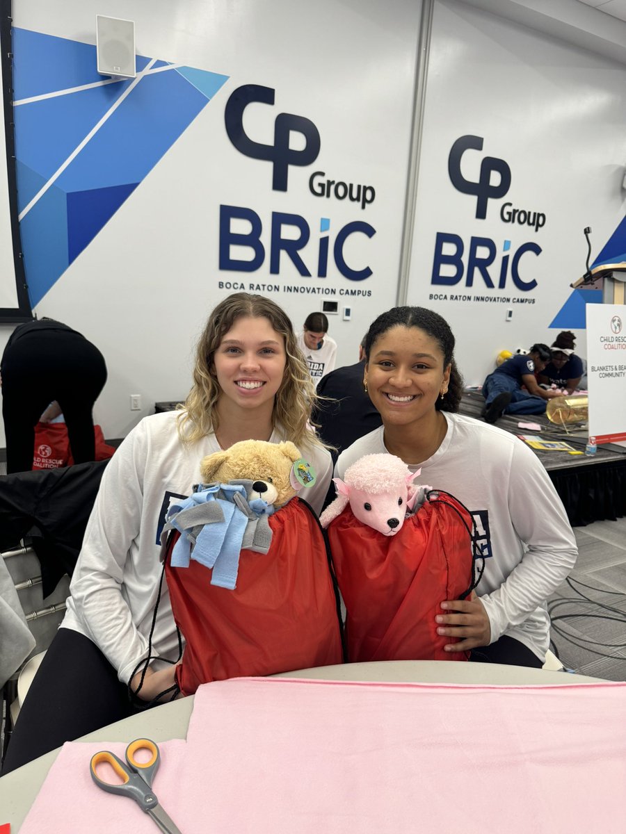 Florida Atlantic Volleyball (@fauvolleyball) on Twitter photo Had a great Saturday making blanket and bear hugs care packages with <a href="/ChildRescueCo/">ChildRescueCoalition</a>!
#WinningInParadise Had a great Saturday making blanket and bear hugs care packages with <a href="/ChildRescueCo/">ChildRescueCoalition</a>!
#WinningInParadise