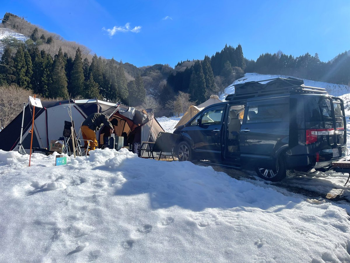 Capt_nishimon's tweet photo. 4号のキャンプデビューは雪中となりました！
クソさみい！ https://t.co/Acg0eVoe8f