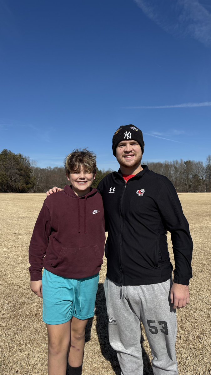 CadenSmith42's tweet photo. Beautiful day to be outside working on my snapping! #RubioFamily | #ToeTheLine | #LSLElite @coachajcovan
@LSLELITE @LongSnappingLS @LongSnapPeople @TheChrisRubio @pepman704
@Coach_Medici @ChristianJ720 @One11Recruiting @KickingWorld @KohlsHighlights @KohlsSnapping @CoachDanZeidman @Sides20092011 @HKA_Tanalski @GP_Recruiting