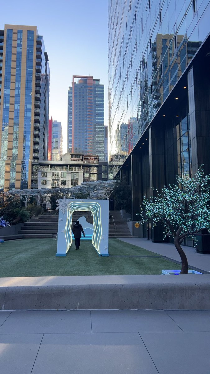 sweetrowena found #cubiecoin in a White vault at this location! Join me playing #cubieverse, It's awesome!   #3057015