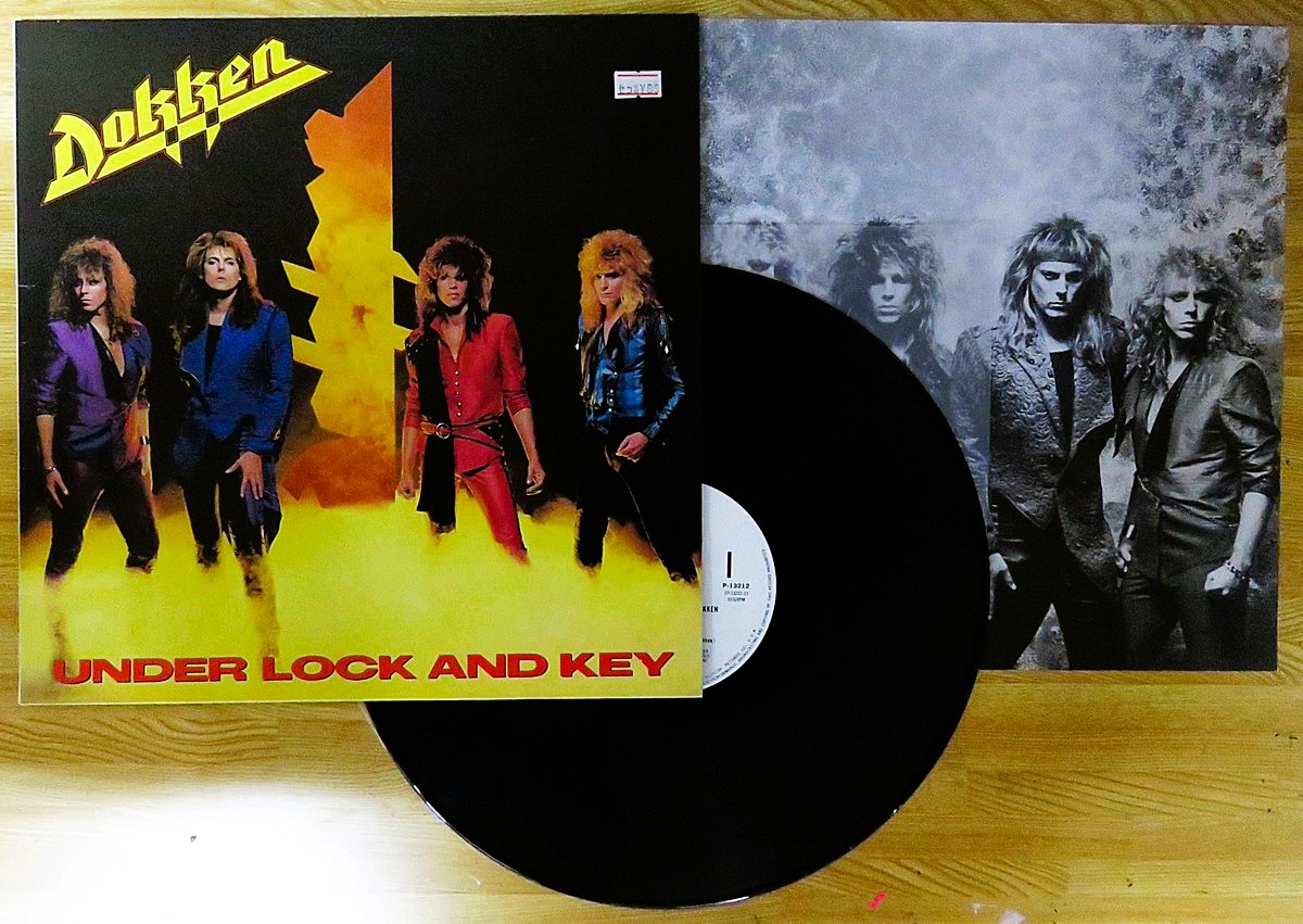 nekometallion's tweet photo. アンダー・ロック・アンド・キー #UnderLockandKey ドッケンの3作目、1985年に発表、アナログ日本盤。山形の鶴岡で89円！で売られていたアルバムですが、ドッケンの初期のアルバムで一番バランスが取れていて好きなのが、これでジャケットもカッコいいから、いつか買おうとは思ってたんだけど89円って https://t.co/lD6kAHgNoc
