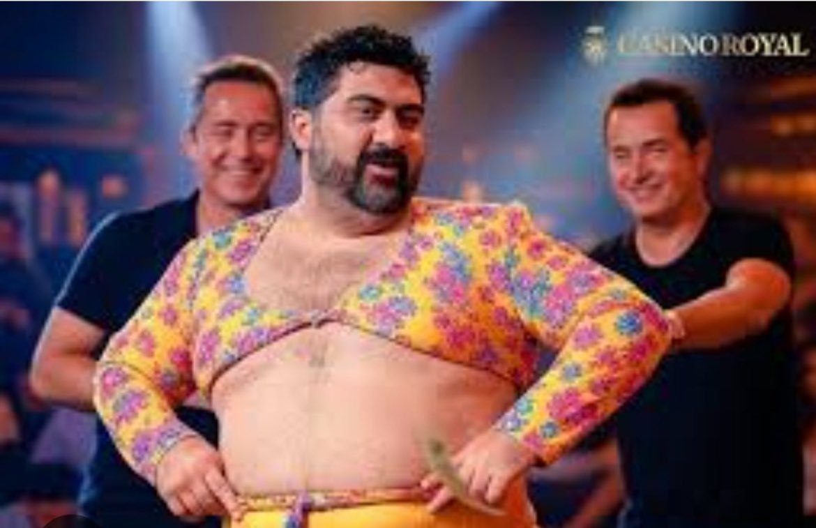 Bssyibrahim's tweet photo. @UmitOzatOnline Asıl sirk 🤡 😂😂 https://t.co/tK1KebrEjN