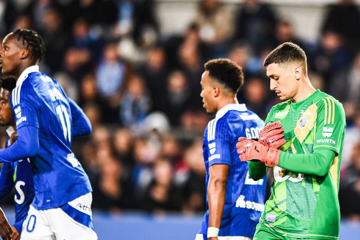 🇷🇸 Đorđe Petrović vs Lille

1.26 xG prevented 
5 saves
49/53 passes
6 long balls

Strasbourgs POTS so far? 🤔