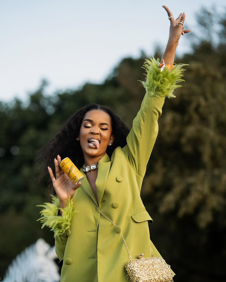 I can't change the direction of the wind, but I can adjust my sails to always reach my destination...💯📈