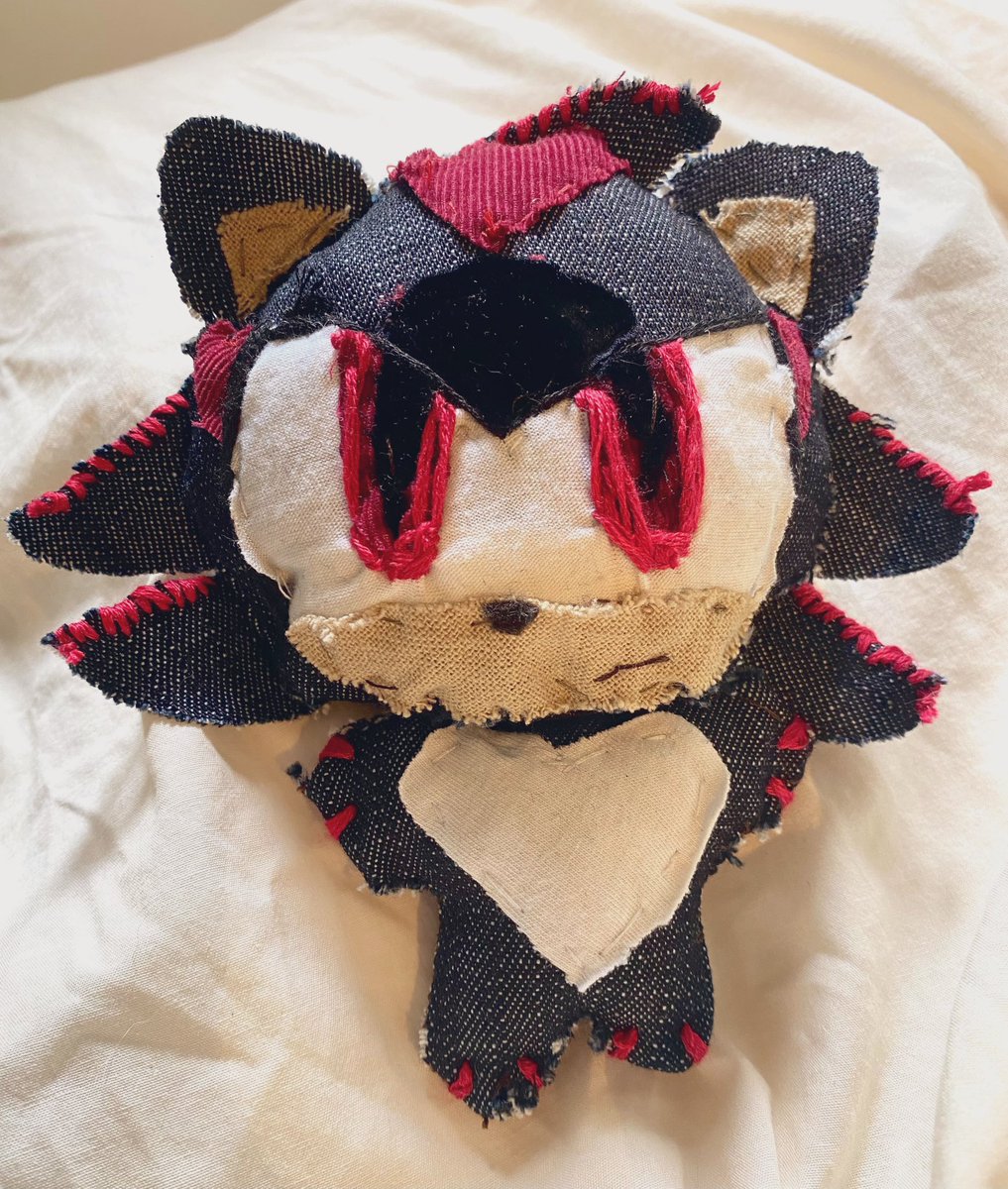 froufrowow's tweet image. Sketch vs final😭Tried making a shadow plush and hes a bit ugly but I love him🎊🎊