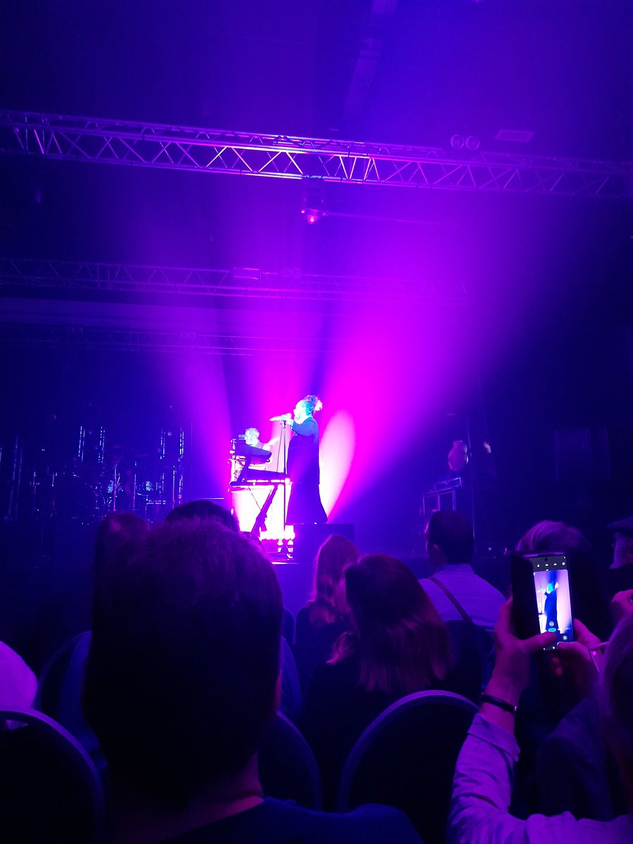 Merci infiniment <a href="/AngeLeGroupeOff/">AngeLeGroupeOfficiel</a> pour la performance au pays, en vous souhaitant bon Olympia et bonne retraite à monsieur Descamps, on ne vous oubliera pas🙏