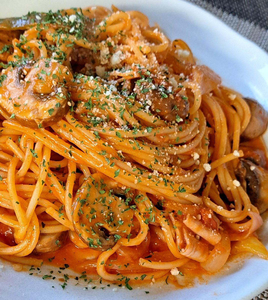 今週の晩御飯🍚🥢

ビーフシチューは市販ソースに
色々足してアレンジしたものです。他は手作りだよん😋

皆んなもいっぱい食べて身体を
温めて下さいね♡
今日もいい日になぁれ♪🐦