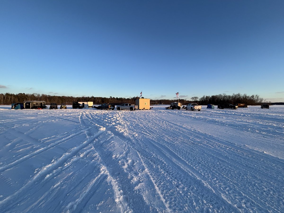 Hockey day on the ice #hockeydaymn
