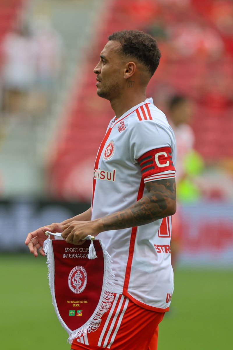 Alan Patrick Lourenço (Catanduva, 13 de maio de 1991) é um futebolista brasileiro que atua como meio-campista, e conhecido por ser 𝗢 𝗠𝗘𝗟𝗛𝗢𝗥 𝗖𝗔𝗠𝗜𝗦𝗔 🔟 país. Atualmente joga no Sport Club Internacional.