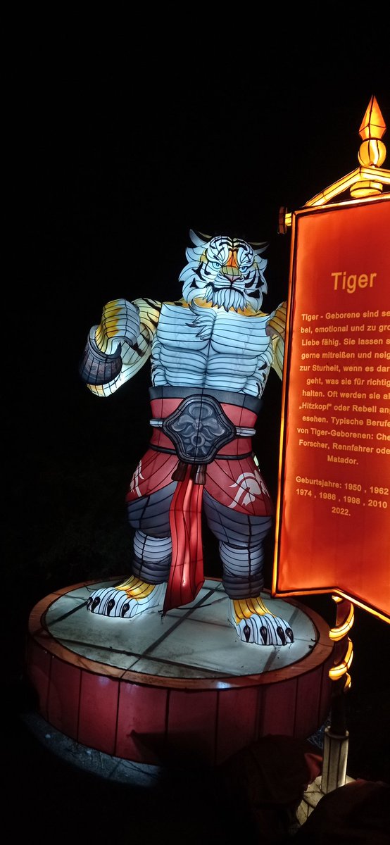 sinful_bugs's tweet photo. ALSO a bunch of the pictures I took are blurry, so I don't have the best angles unfortunately.
Still.
Damn son.
Damn. https://t.co/lEQV4xK1Ze