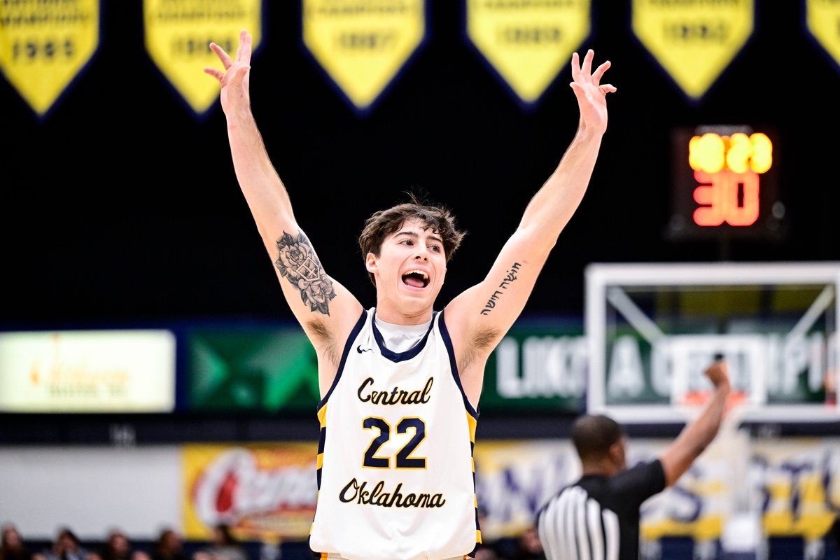 UCO Bronchos tweet media