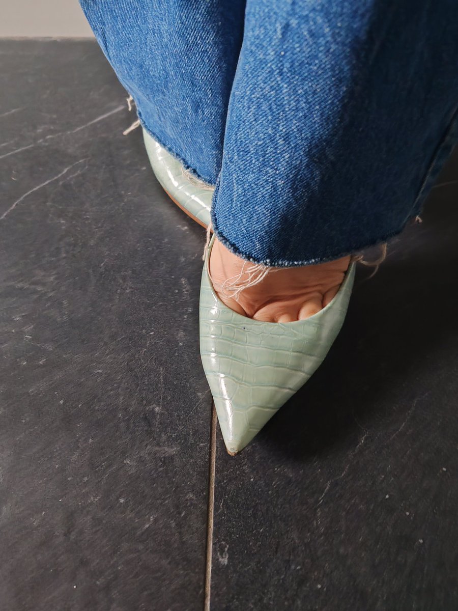 D_DeliaStone's tweet image. . . . about my Casadei Collection 💙
#GoodNightEveryone #cadadei #lightblue #heels #shoes #shoesplay #26gennaio