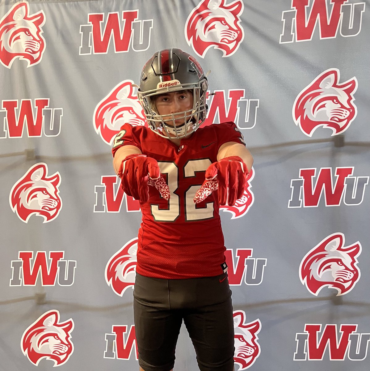 IsaacBroughtonX's tweet photo. Had a great visit at @IndWesleyan_FB 
 @Coach_Cush @CoachBacchusIWU @CoachColl 
Red and white looks nice❤️🤍 https://t.co/AfzXVae3zr