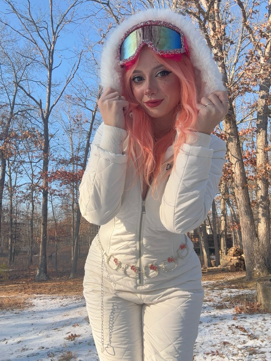 Jennajinxy's tweet photo. Chopped cooking stream at 6:30! Live now! Come say hi I’m going to play some rivals and maybe tft https://t.co/IrF7PZhFS7 https://t.co/RqTgsoDSgp