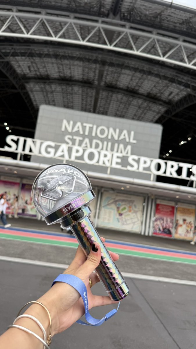 seraislostagain's tweet photo. Thank you for DAY 1!
#SEVENTEEN_RIGHT_HERE_IN_SINGAPORE https://t.co/4s4nzRKuQB