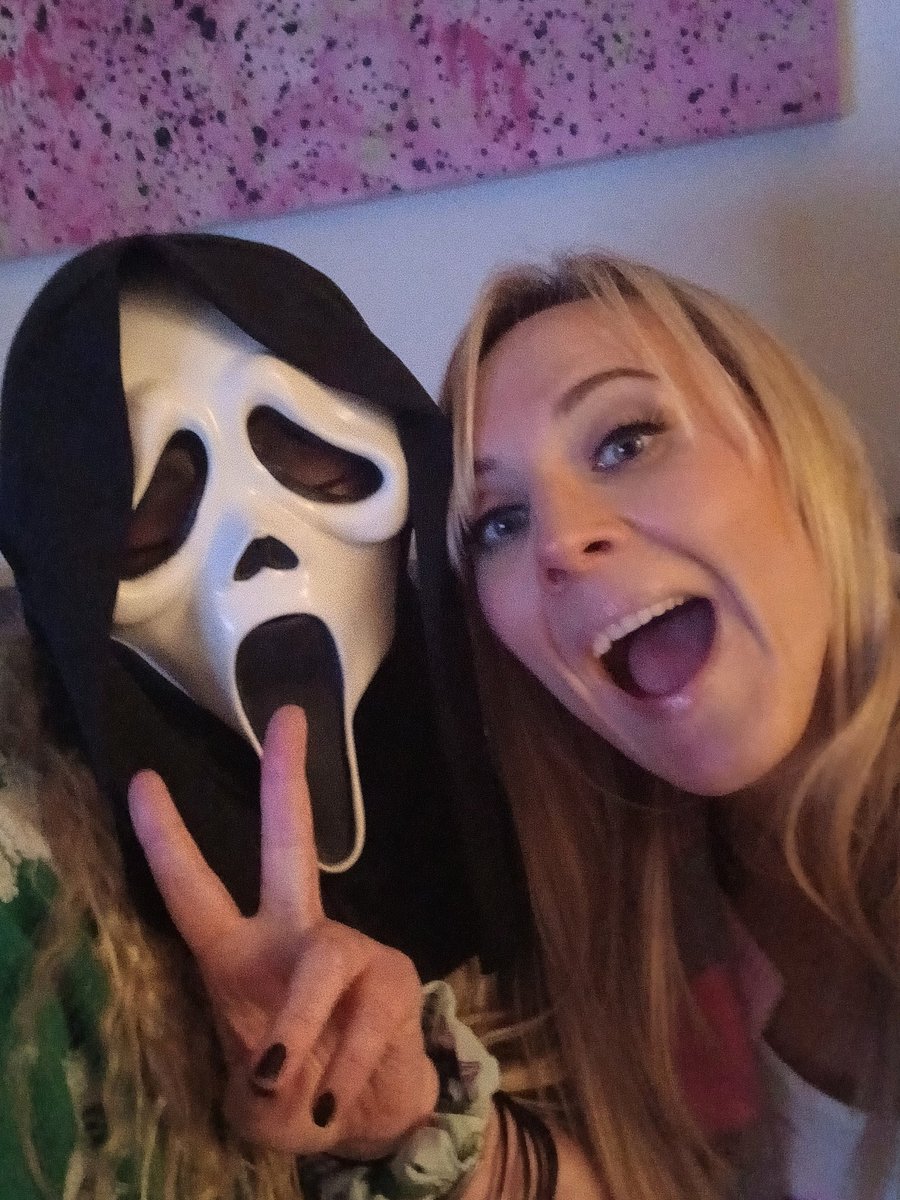 SarahEl52 tweet picture
