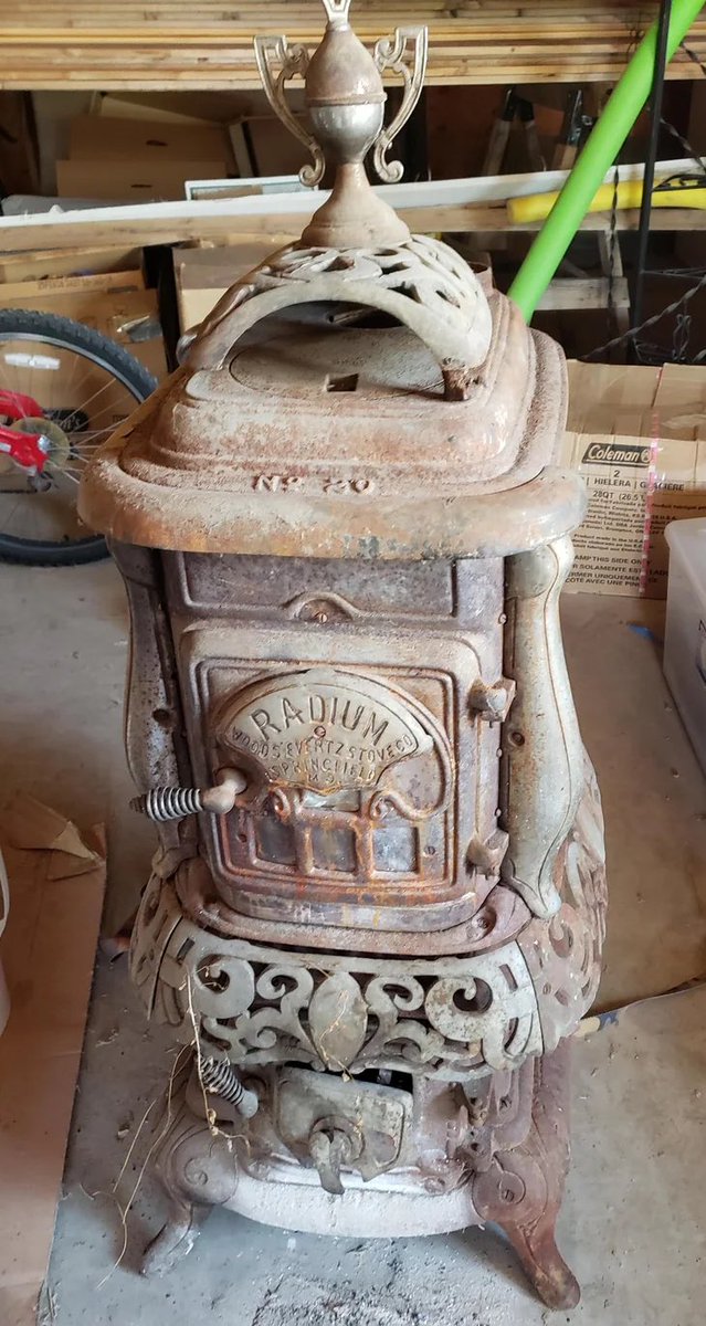 My_TeslaModelS's tweet image. I found a actual “Radium Heater”.

Who knew these where real? 🤷