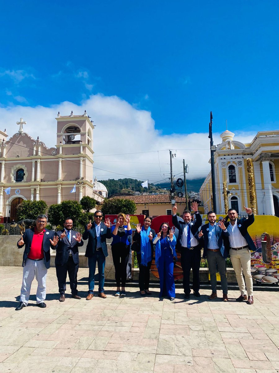union_guatemala's tweet photo. Luego de recorrer cientos de kilómetros por las carreteras de #Guatemala, concluimos en #Totonicapán una exitosa gira por 5 departamentos de occidente del país. Seguimos trabajando duro para llevar el mensaje de #Planilla6 a todos los agremiados posible. #UnidosSomosFuertes 🚐🧳 https://t.co/YYq60VBnmf
