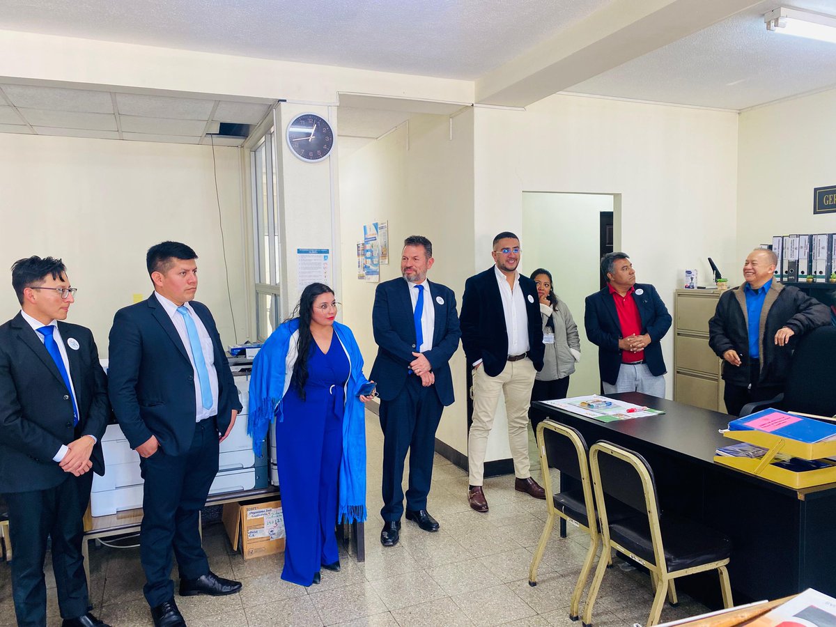 union_guatemala's tweet photo. Luego de recorrer cientos de kilómetros por las carreteras de #Guatemala, concluimos en #Totonicapán una exitosa gira por 5 departamentos de occidente del país. Seguimos trabajando duro para llevar el mensaje de #Planilla6 a todos los agremiados posible. #UnidosSomosFuertes 🚐🧳 https://t.co/YYq60VBnmf