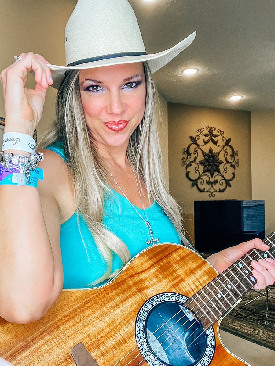 🤠🎶 Serious Pamela Mary Fans Only: This One’s for You! 🎤

I recently shared a video about my exclusive “Rodeo Harmony Hangouts” happening this March at Rodeo Houston! 🌟 Curious?

👉 Click go.pamelamarymusic.com/rodeo-harmony-… to learn more! 🐎🎸

#HarmonyHangout #PamelaMaryMusic