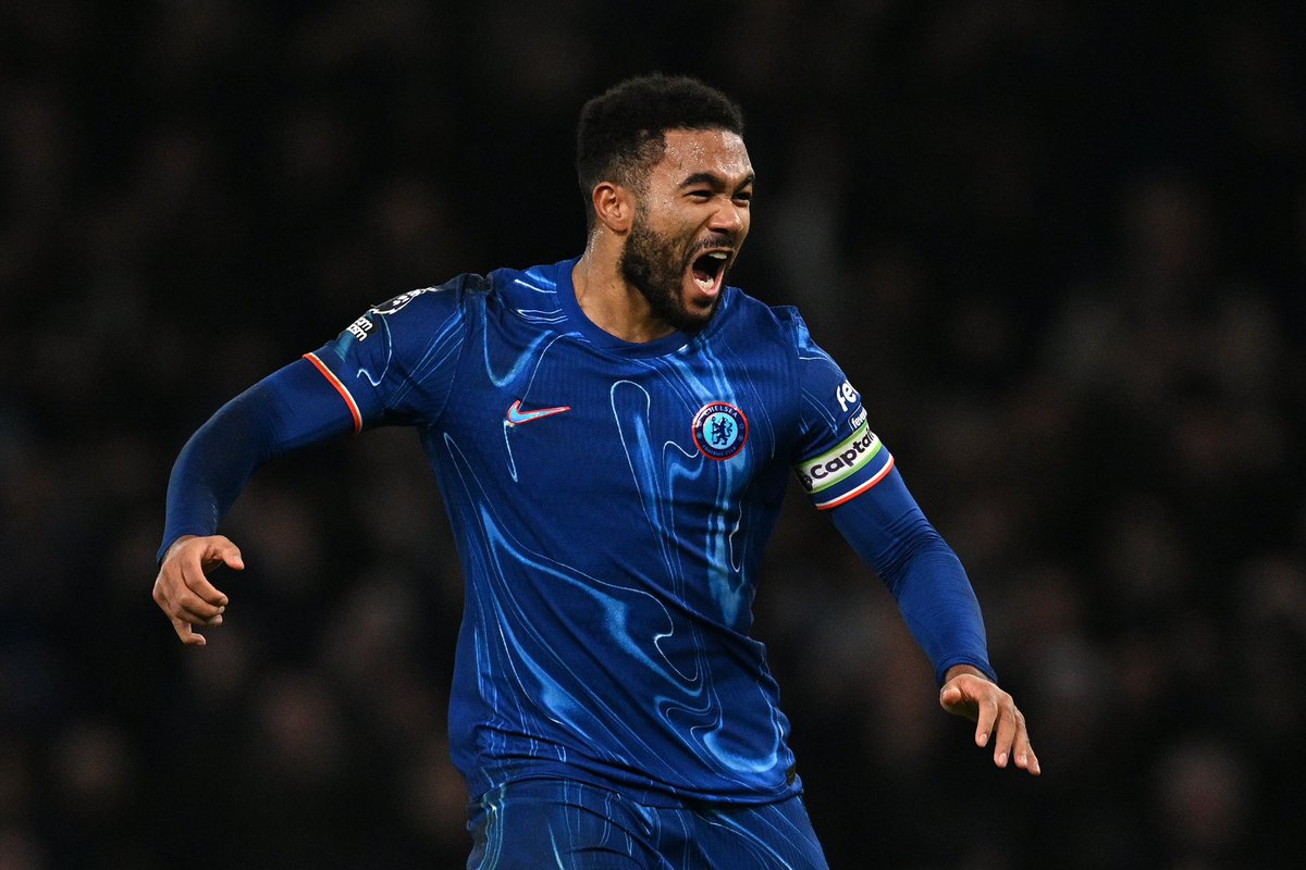 FabrizioRomano's tweet photo. 🚨 Reece James: “We've been together less than one year and Man City have been together for seven years”.

“A lot of people talk about top four but we'll take it one game at a time…”. https://t.co/JtKKuvZshR