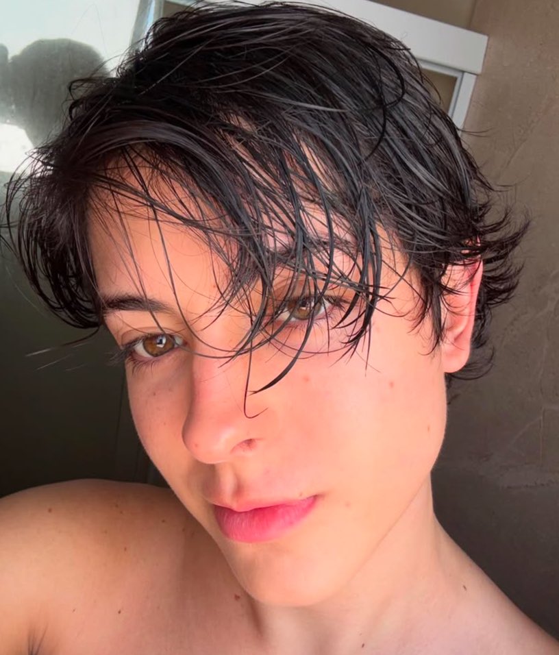 updatecultura's tweet photo. Maya Massafera para Zé Longuinho sobre sua transição: 

“A partir do momento que você… Não estou invalidando sua transição de jeito nenhum. Que você fala ‘eu sou uma mulher trans’, cê quer que todo mundo te respeite como uma mulher, cê se porte igual uma mulher”. https://t.co/uS1zxRl6IA