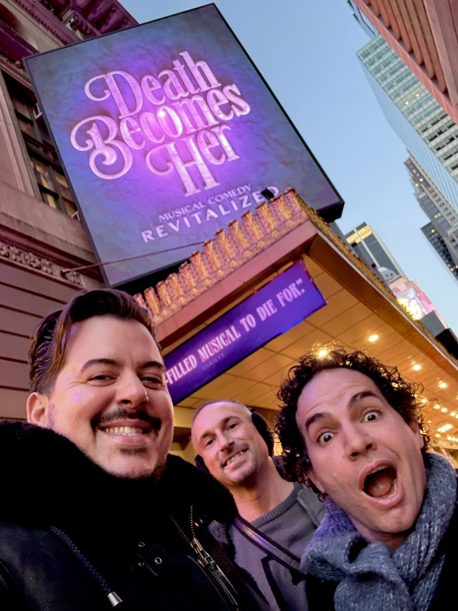 andredre1's tweet photo. A five-star gag! Loved the new musical Death Becomes Her!🔥🎭
#broadway #deathbecomesher #laughyourbuttoff #laugh #thelaughsneverstop #comedymusical #funnymusical #bway #broadwaymusicals #broadwaymusical #onbroadway #andrediniz #andredinizartist #stayyoung #fountainofyouth https://t.co/sTcinxsrDb