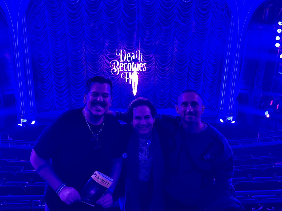 andredre1's tweet photo. A five-star gag! Loved the new musical Death Becomes Her!🔥🎭
#broadway #deathbecomesher #laughyourbuttoff #laugh #thelaughsneverstop #comedymusical #funnymusical #bway #broadwaymusicals #broadwaymusical #onbroadway #andrediniz #andredinizartist #stayyoung #fountainofyouth https://t.co/sTcinxsrDb
