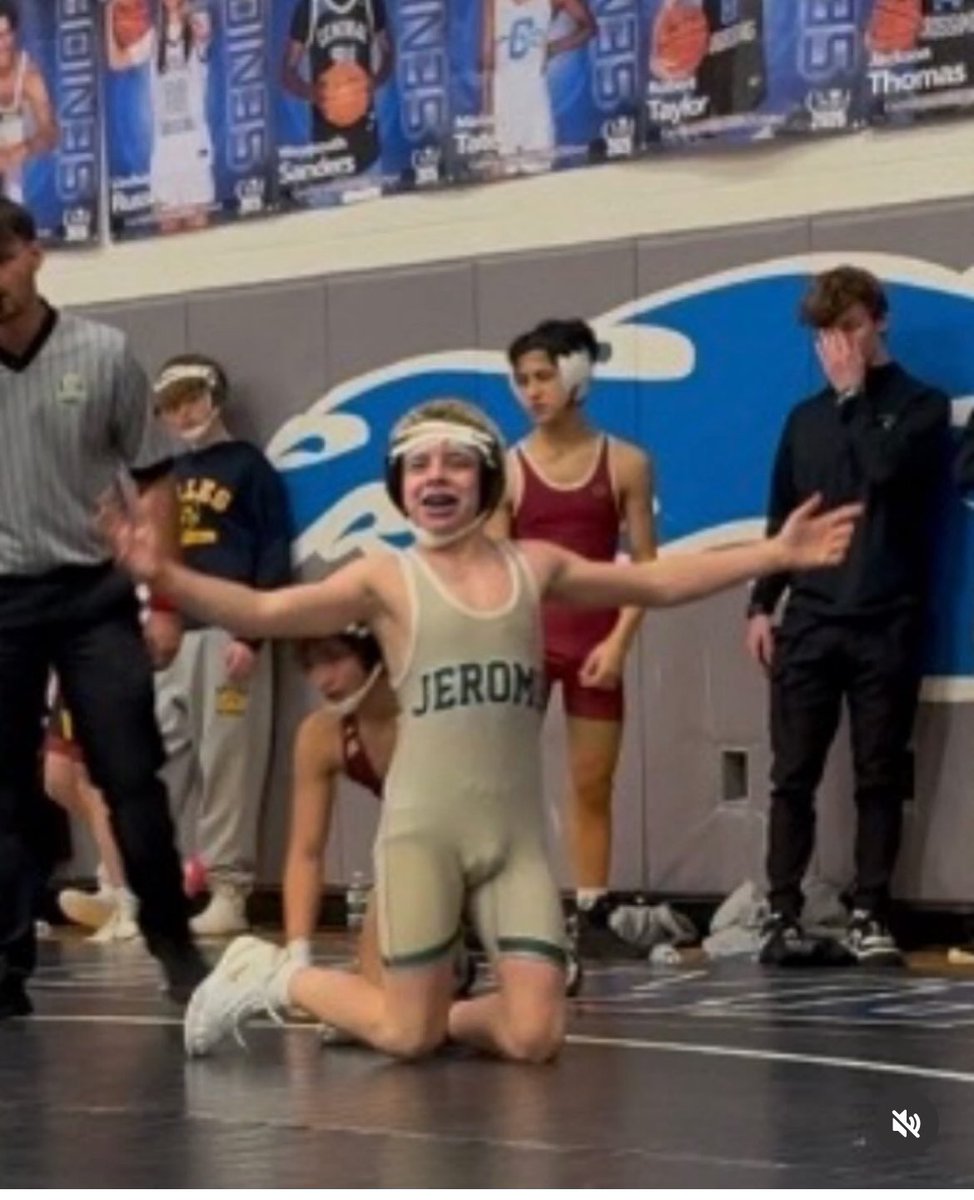 BrianAda6558's tweet photo. What a day!!! #DJHS Wrestling πͺ
Team Champs
G - 113 Individual Champ (4-0)
@DJHSWrestling https://t.co/m02Q9x3OfF