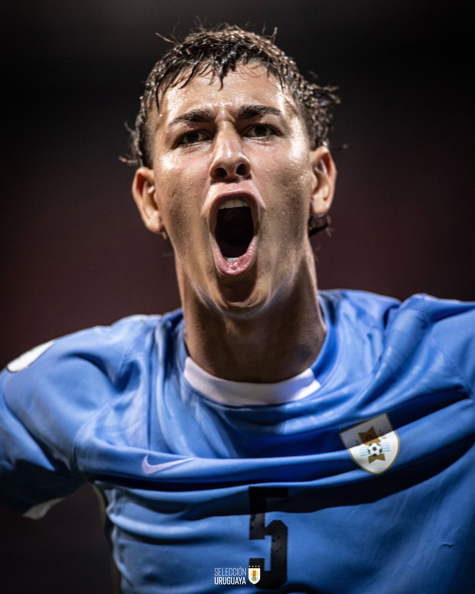 ⚔️🇺🇾 Juan Rodríguez vs Chile:

• 90' Minutos
• 39/44 Pases completados (89%)
• 7 Pases al último tercio 
• 4/8 Pases largos 
• 4 Despejes 
• 3/3 Duelos terrestres ganados 
• 2 Recuperaciones
• NO FUE GAMBETEADO

Sobrio partido del Juanchi, el mejor del fondo para mi.