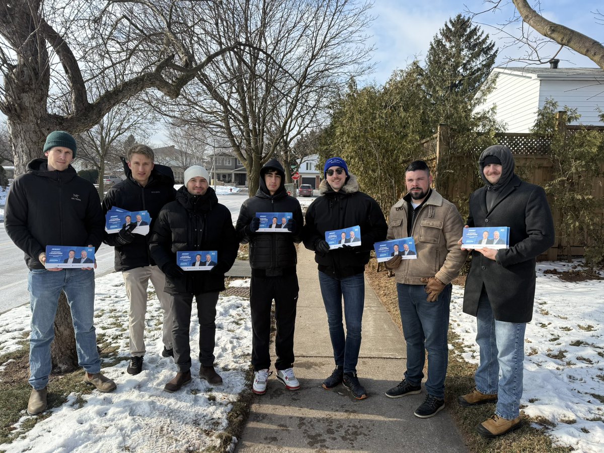 Oakville_PC's tweet image. Great afternoon connecting with Oakville residents. Lots of support for @fordnation and @OntarioPCParty in our community! #Gettingitdone!