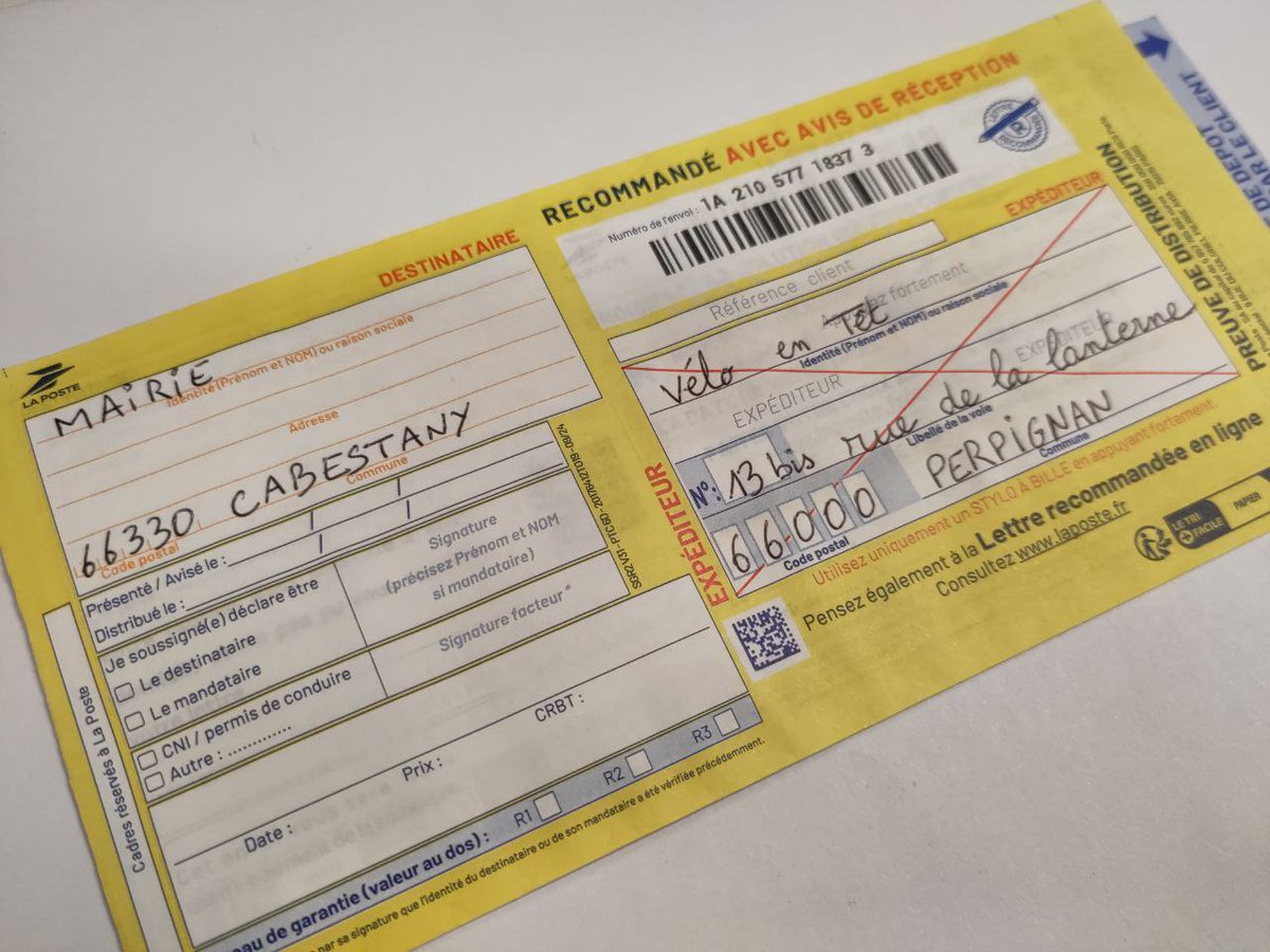 VeloEnTet's tweet photo. 1/5 😡#recoursJuridique
En réponse au mépris flagrant et à l'ignorance assumée de la mairie de #Cabestany envers les 🚲 et 🚶 de leur commune et de celles alentour, nous avons été contraints d'emprunter la voie ⚖️ avec comme 1ère étape un recours gracieux posté ce lundi en RAR 📯 https://t.co/WXvqZhTvL4