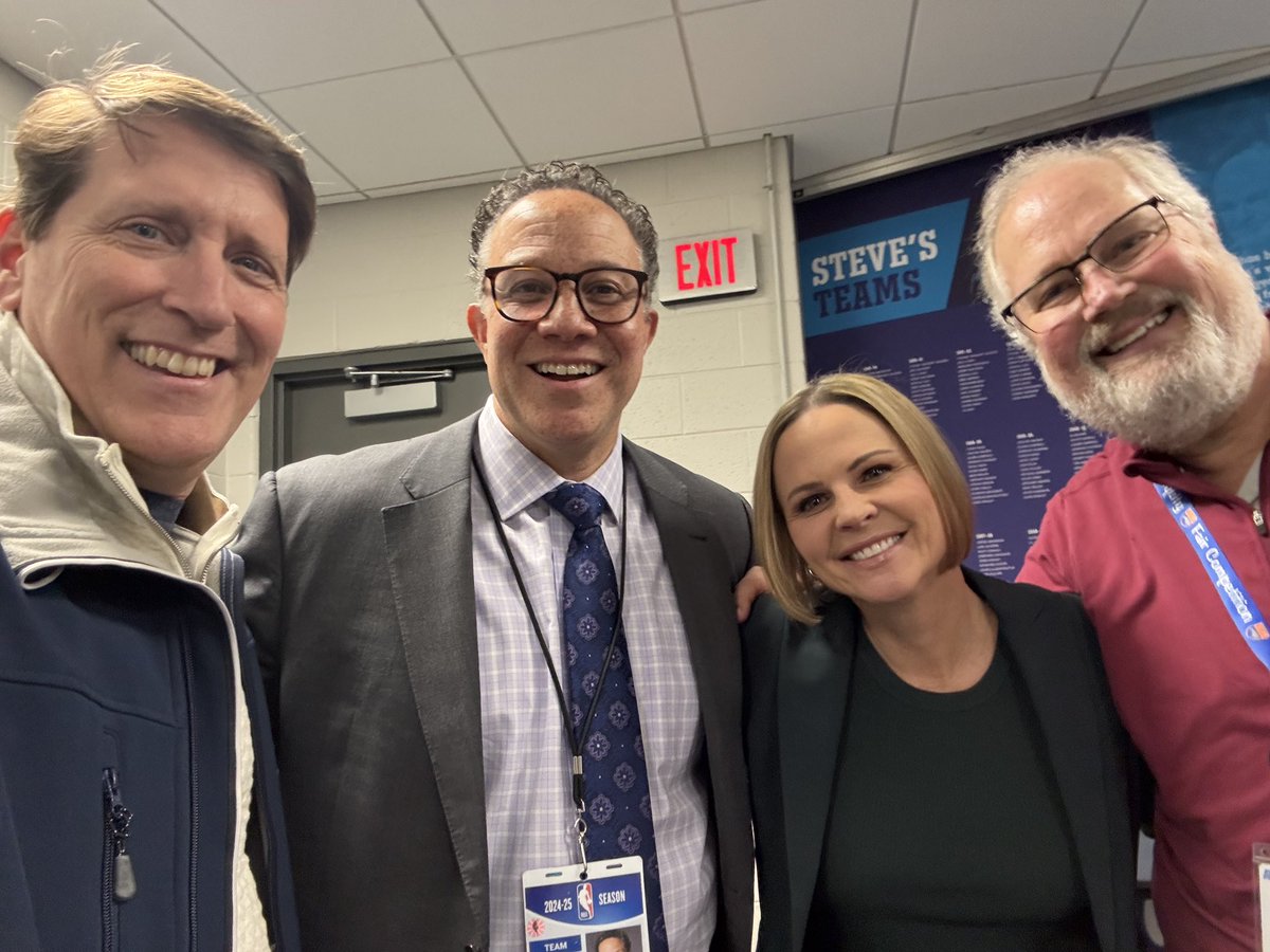CharlottePlanC's tweet image. Primetime #CharlottePlanC represented w/ #NBA @spectrum-center. Eric Collins &amp;amp; Shannon Spake  (Hornets), remote studio #Pelicans Producer Mike Moore➕ Tom Cavanaugh checking in for New Orleans broadcast for Gulf Coast Sports &amp;amp; Entertainment Network. 🏀📺📡 #WhereIsPlanC