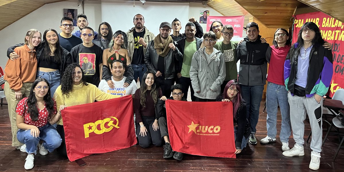 Compartí con las y los jóvenes de la escuela nacional de <a href="/LA_JUCO/">JUCO-NACIONAL</a> el informe sobre el proceso de unidad del <a href="/PactoCol/">Pacto Histórico Oficial</a> y sus desafíos, les convoco a defender el proceso de cambio y la lucha por los derechos juveniles.