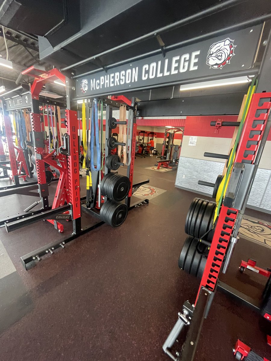 iiamlucky7's tweet photo. Had a great visit At McPherson College!
Appreciate  @CoachJenk1 and @CoachLeppke for bringing me out. Go bulldogs! https://t.co/uRI5pwGCOQ
