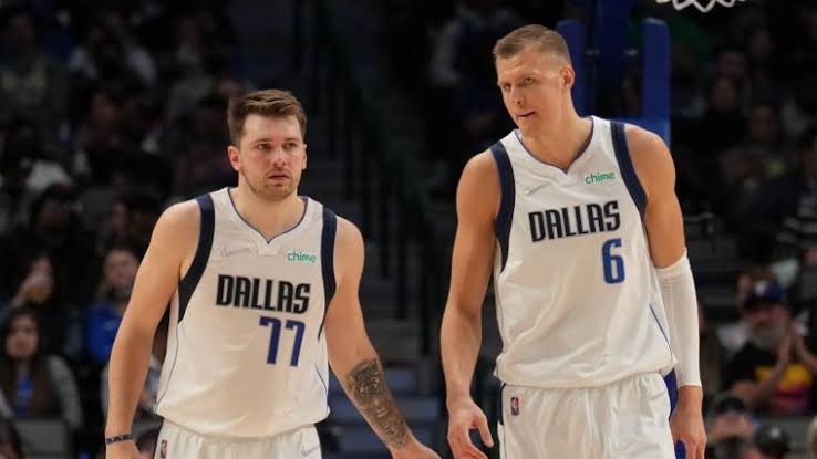 SkyedOKC's tweet photo. why was Porzingis so bad with Luka yet he’s so good with Tatum ? 🤔 https://t.co/J8oCIzlevf