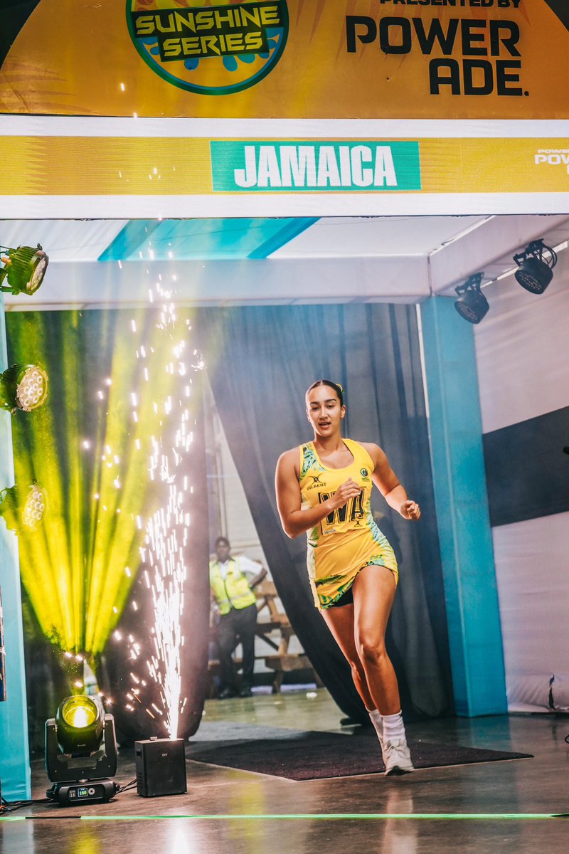 The Senior Sunshine Girls hit the court with energy and determination as they gear up for another thrilling showdown! 💛🖤💚🔥

#SunshineGirls #ReadyToShine #NetballAction