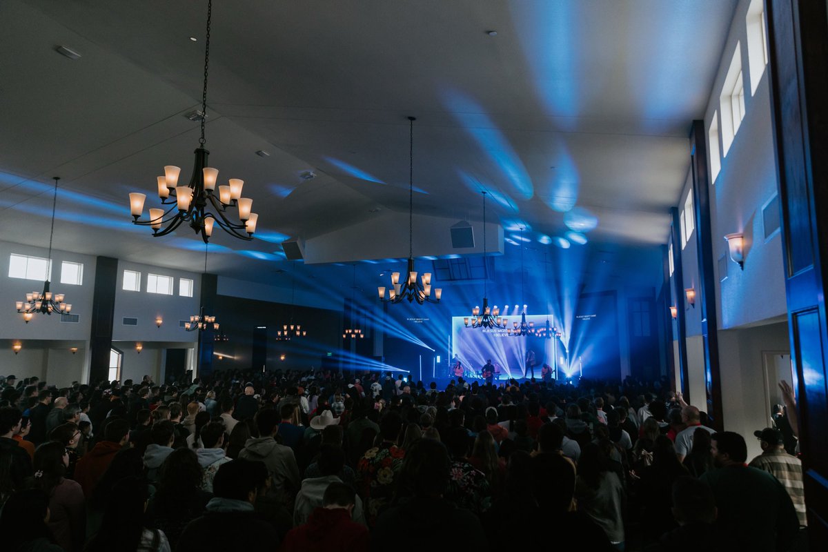 SpurgeonColl's tweet photo. This weekend, we welcomed over 1,100 youth and youth leaders to campus for #READY25! Join us in praying for this next generation of Christ-followers as they return home. May they be salt and light and live their lives #ForTheKingdom! https://t.co/VG5ztxw1eU