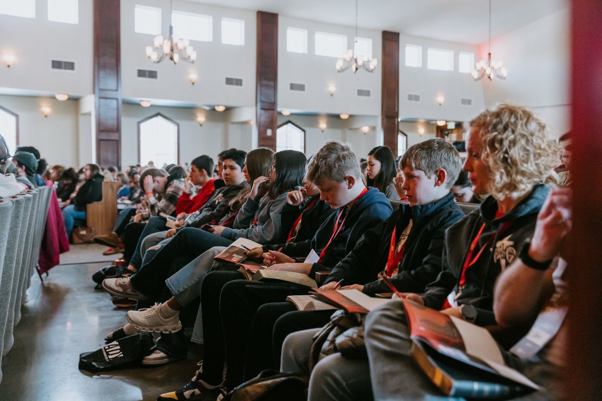 SpurgeonColl's tweet photo. This weekend, we welcomed over 1,100 youth and youth leaders to campus for #READY25! Join us in praying for this next generation of Christ-followers as they return home. May they be salt and light and live their lives #ForTheKingdom! https://t.co/VG5ztxw1eU