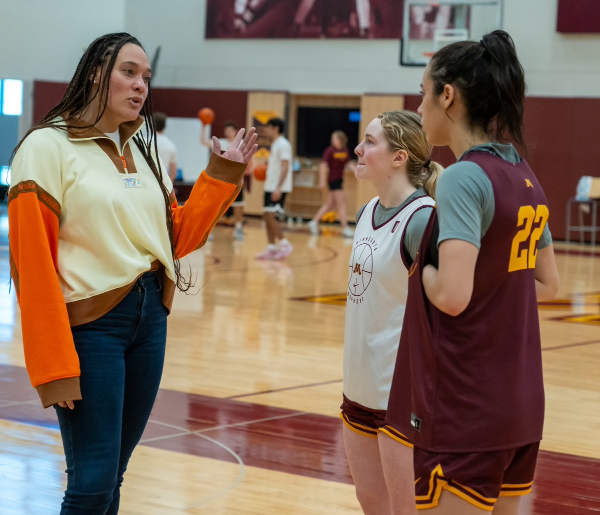 GopherWBB's tweet image. We had the best time welcoming back our Gopher Greats today at practice! 

Looking forward to Alumni Day at The Barn tomorrow! 🤗

🎟️ z.umn.edu/a406

#ThisIsHome | #Gophers〽️